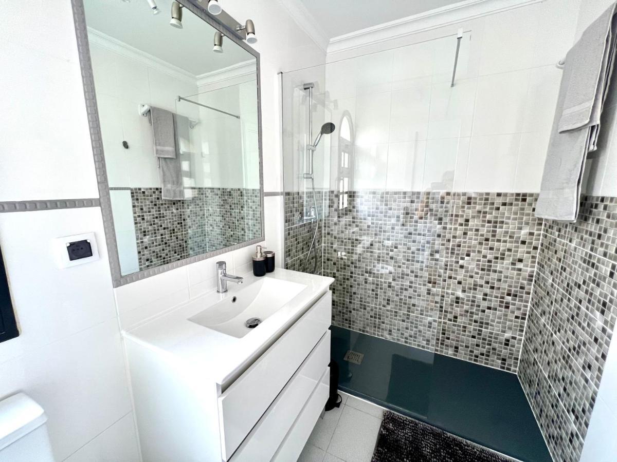 Paola Comfort Apartment Коста Калма Екстериор снимка