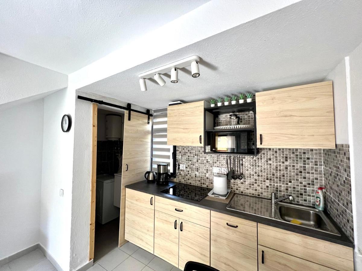 Paola Comfort Apartment Коста Калма Екстериор снимка